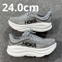 グレー スニーカー