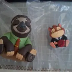 スロースとチップのフィギュアセット