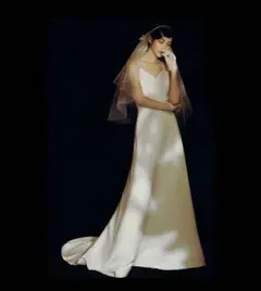 サテン ホワイトウェディングドレス 背中開き