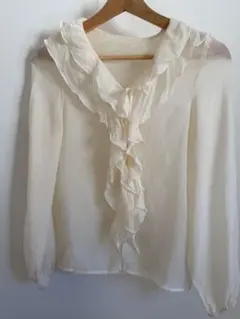 tal.by yumi.フリル付きアイボリー長袖ブラウス