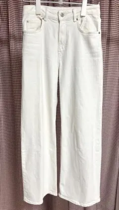 【H&M】ホワイト ストレートデニム