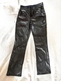 レザーパンツ