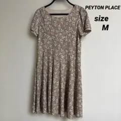 PEYTON PLACEベージュ花柄半袖ひざ丈ワンピース