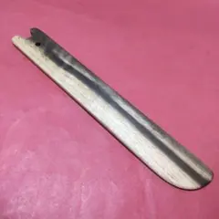 上下で白黒ハッキリした個性的な黒柿着付用ヘラ(19.5cm)