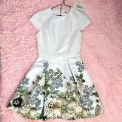 専用TED BAKER LONDON ノースリーブ 花柄 フレアワンピース - メルカリ