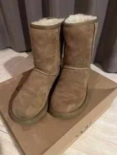 UGG クラシックショート　ムートンブーツ