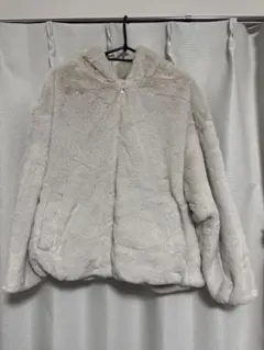 ホワイト フード付きジャケット