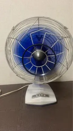 クラシック青い扇風機　レトロ　ポップ　アンティーク　昭和 扇風機 東芝 TOSHIBA ブルー 青 レトロ レトロポップ 扇風機