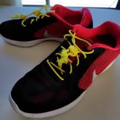 Nike ナイキ 　レボリューション3　ランニングシューズ ブラック/レッド