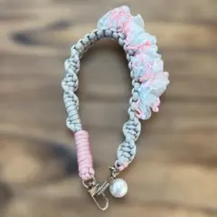 スマホストラップ グレー/ピンク 編み込みデザイン