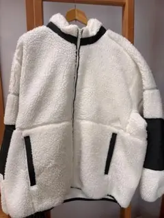 adidas フリースジャケット ホワイト