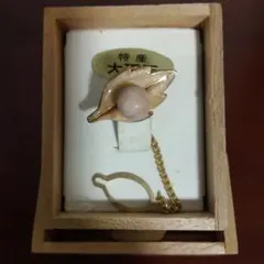 葉デザイン ネクタイピン ピンク石（大理石）付き