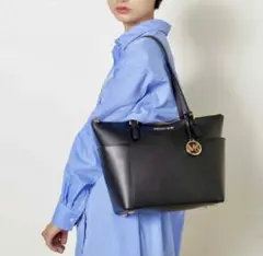 【値下げ】MICHAEL KORS マイケルコース トートバッグ MKチャームのサムネイル