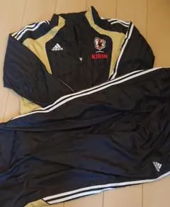 サッカー日本代表　トレーニングウェア　セットアップ　上下セット