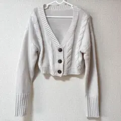 ニットカーディガン　アイボリー　ケーブル編みクロップドカーデガン　Mサイズ