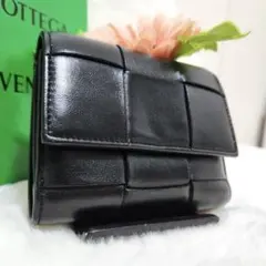 ✨極美品✨ボッテガ　三つ折り　カセット　イントレチャート　ブラック　RFID搭載