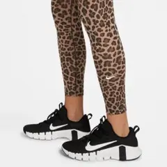 極美品 NIKE トレーニングタイツ ヒョウ柄 レオパード レディース Lサイズ
