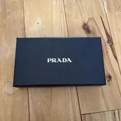PRADA トライアングル柄 ツゥィリー スカーフ ライトブルー - メルカリ