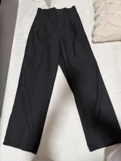 ブラック プリーツ入り ワイドレッグスラックス