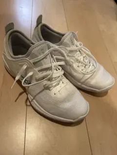 ホワイト バスケットボールシューズ ローカット