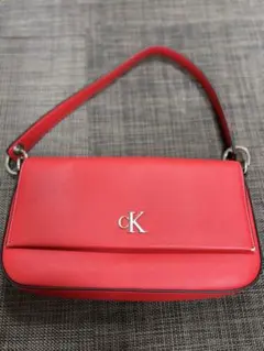 Calvin Klein レッドショルダーバッグ