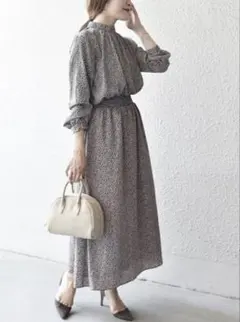 SHIPS 花柄ロングスリーブドレス　ワンピース