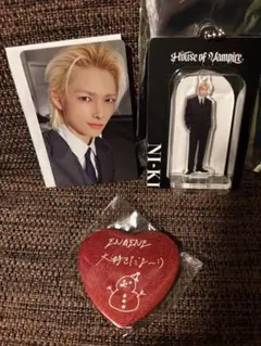 NI-KI House of Vampire アクリルキーリングセット