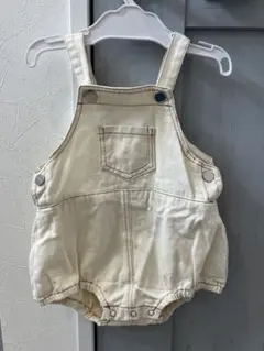 クリーム色 オーバーオールロンパース