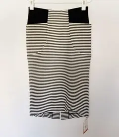 ♡リリーブラワン 新品♡ボーダータイトスカートのサムネイル