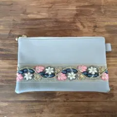 ハンドメイド　インド刺繍リボンポーチ/花柄/グレージュ/通帳ケース