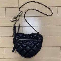 美品 Charles&Keith ハート型ショルダーバッグのサムネイル