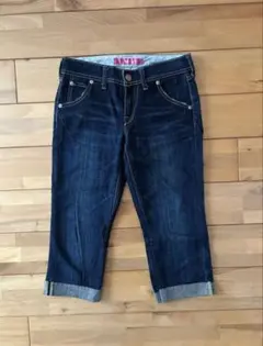 ユニクロ　ストレートデニム