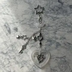 【No.8】ハンドメイド ビーズキーホルダー コレクトブック チャーム (白)