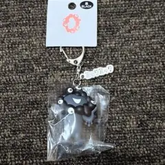 新品　 黒ミャクミャク　 メタルプレート付　 立体PVCキーホルダー　 ブラック