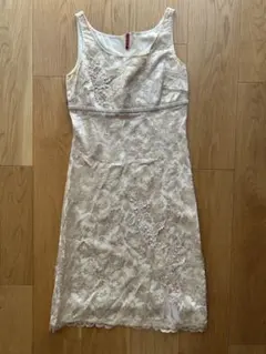 ベージュゴールド　レース ノースリーブ ひざ丈ワンピース
