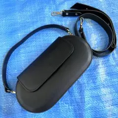 ⭐︎美品⭐︎AULENTTI ボディバッグ 黒 レザー 美品 AULENTTI レザー ボディバッグ ウエストバッグ ポーチ