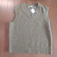 GU ニットベスト Mサイズ ブラウン系