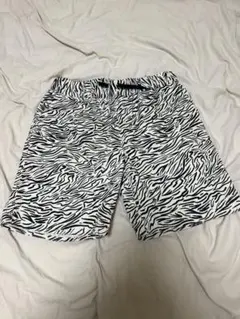 よしゆか様　RVCA ゼブラ柄ショートパンツ