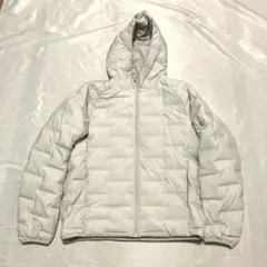 大人気！UNIQLO ユニクロ パフテックパーカ