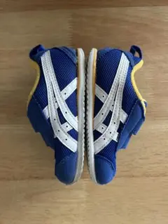 13.5㎝ 青/黄 asics スニーカー クリーニング済み