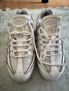 Nike Air Max 95 白　23cm ナイキ　エアーマックス　レディース