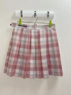 赤チェック制服風スカート