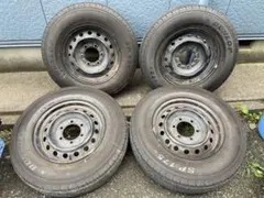 【引取り限定】訳あり バリ溝 ハイエース純正タイヤ、ホイール 195/80R15のサムネイル