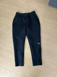 PUMA ブラック ジョガーパンツ