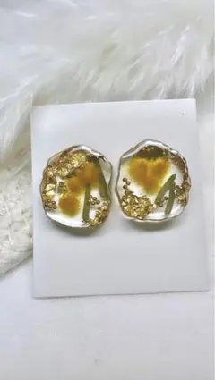 ミモザピアス　レジンアクセサリー　ハンドメイドピアス