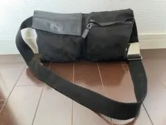 GUCCI GGキャンバス ボディバッグ ブラック