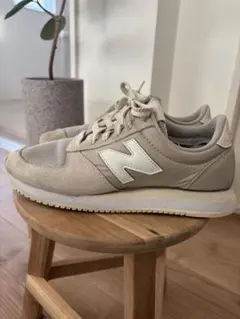 ニューバランス スニーカー ベージュ　24センチ