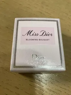 ミスディオールブルーミングブーケ