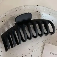 黒マット　ブラックヘアクリップ　バンスクリップ