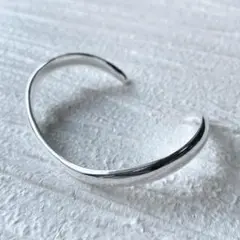 美品　シルバーバングル　カーブライン　おしゃれ　シンプル　韓国のサムネイル
